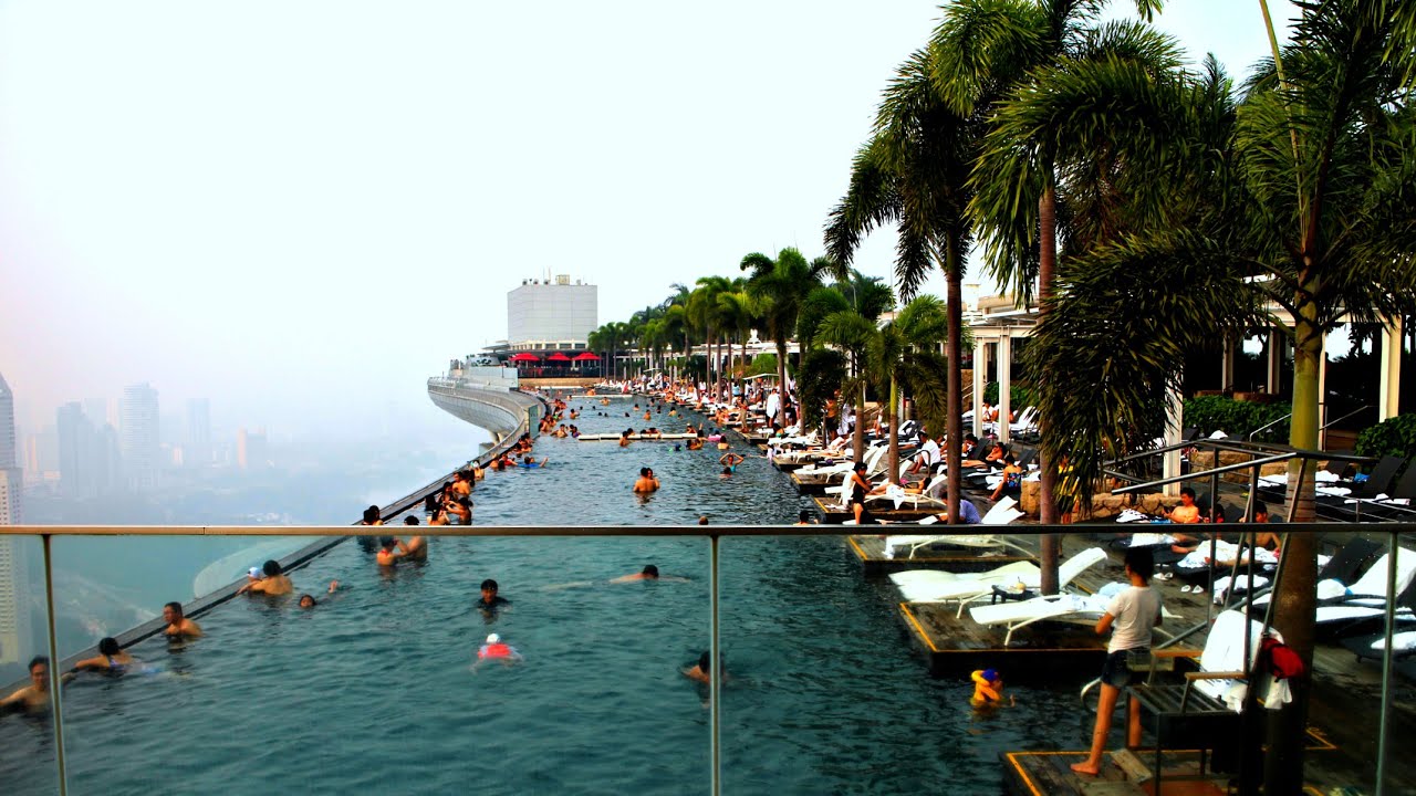 singapore rooftop pool
