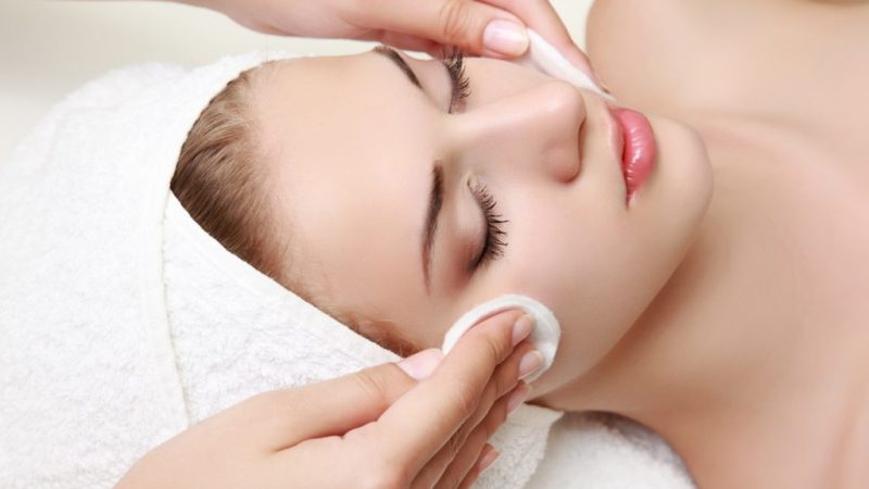 Reversing the Signs of Aging: Effective Treatments for Youthful Skin