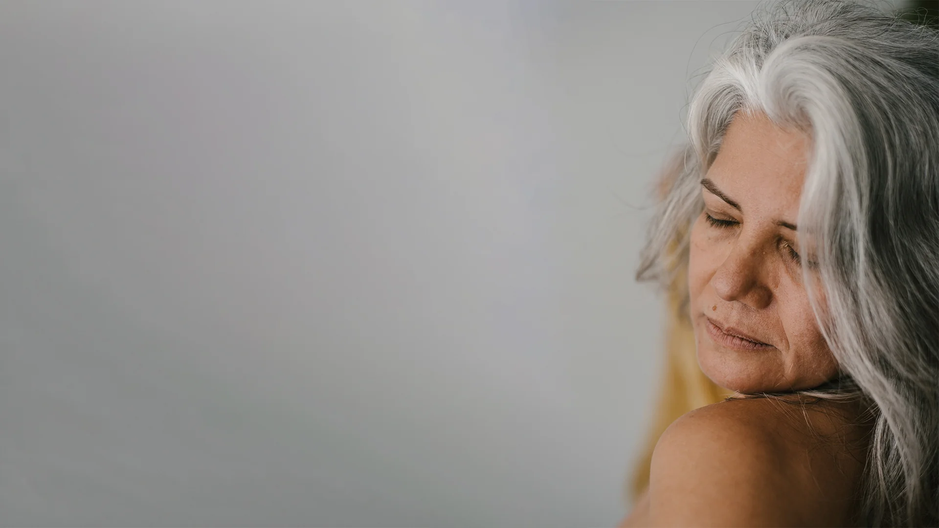 White Hair Treatment Services | Understanding Your Greying Hair