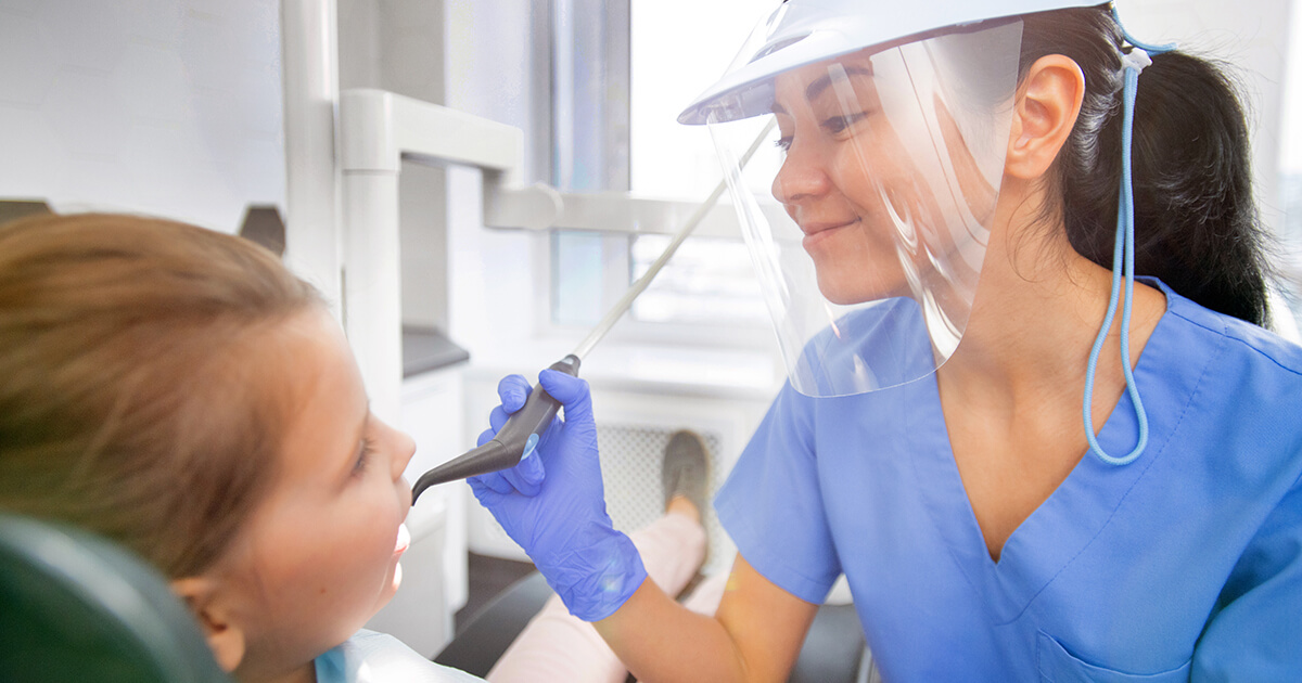 The Dangers of Not Choosing a Good Dentist For Veneers